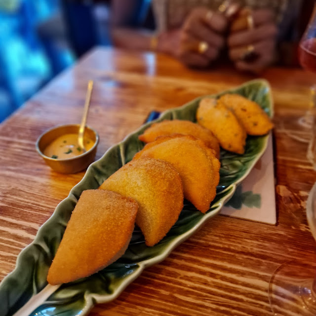 Assortiment de Rissóis E Pastéis de Bacalhau