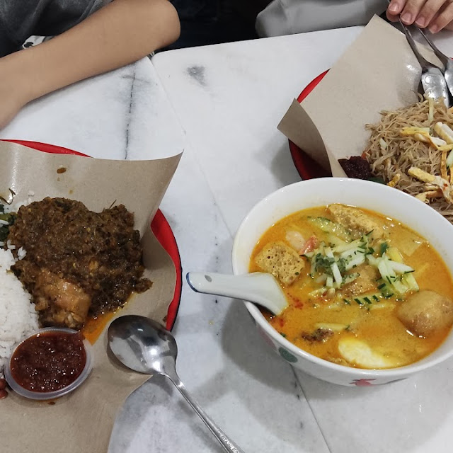 Nasi Lemak Rendang Chicken Laksa Mee