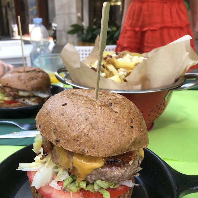 Costa d' Amalfi Hamburger