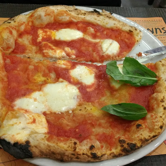 Pizza Margherita Con Bufala Campana Doc