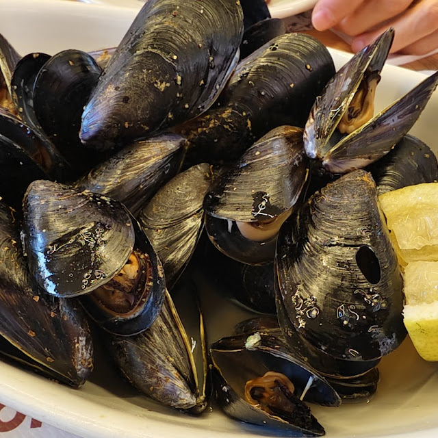 Peppered Mussels