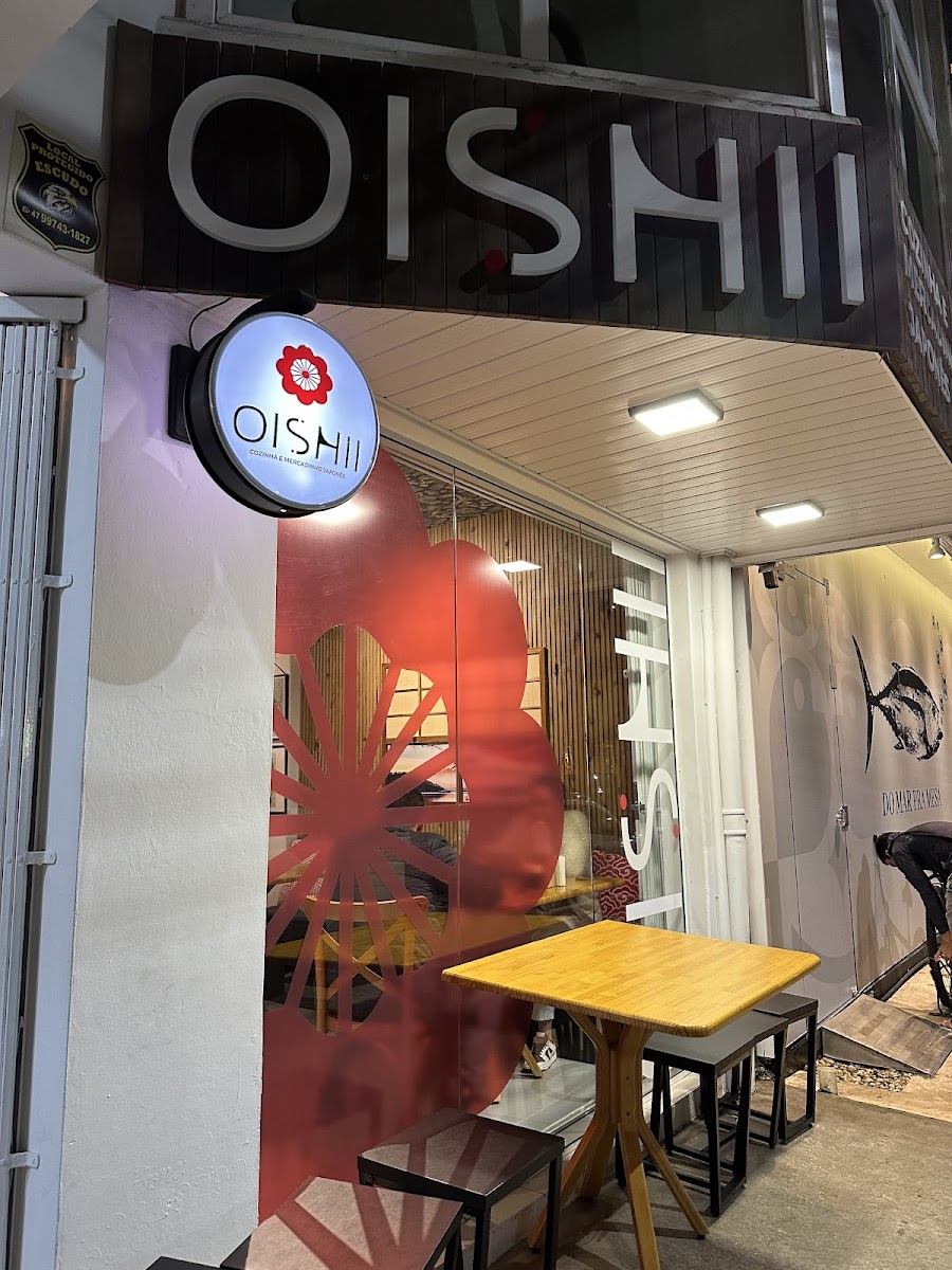 Oishii • cozinha e mercadinho japonês