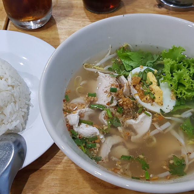 Fried Vermicelli with Salted Eggs Noodle with Minced Chicken in Lime Soup