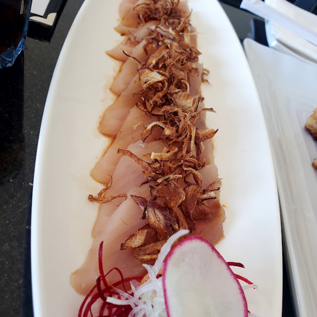 Albacore Sashimi w Crispy Onions