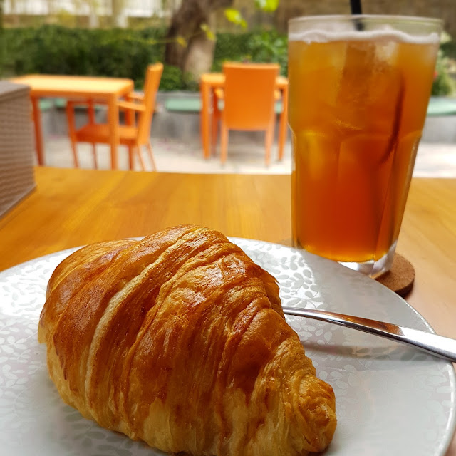 Ice Tea & Croissant