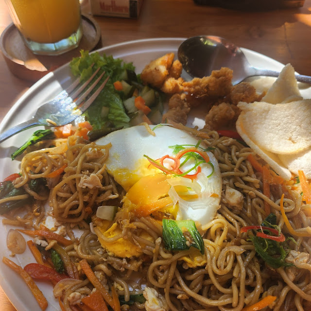 Fried Noodles Ayam Goreng