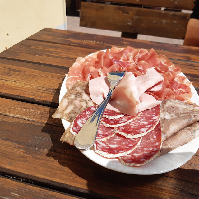 Antipasti E Crescentine