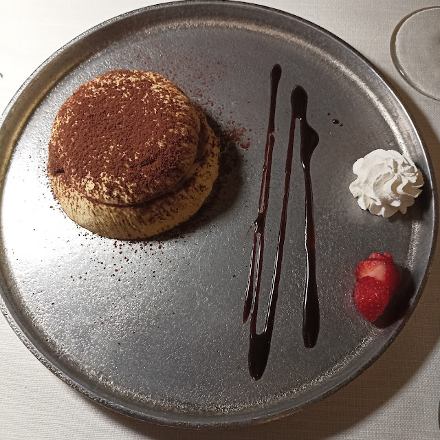 Tiramisu Cake