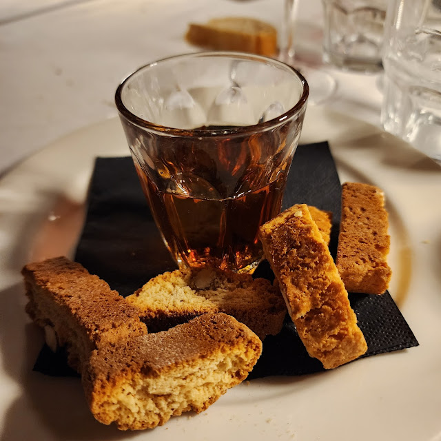 Cantucci E Vin Santo