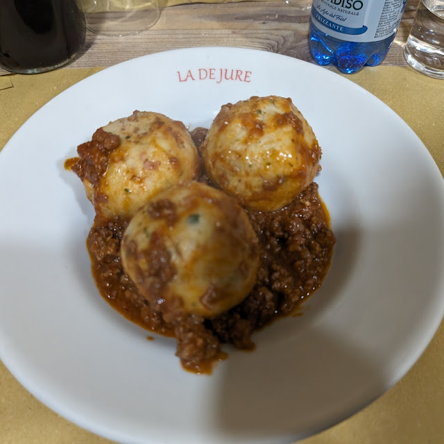 Gnocchi Di Pane Al Ragù