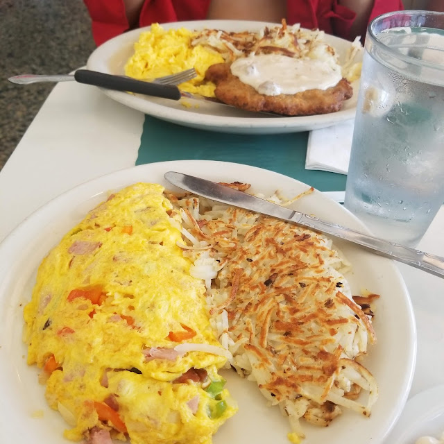 California Omelette with Hashbrowns