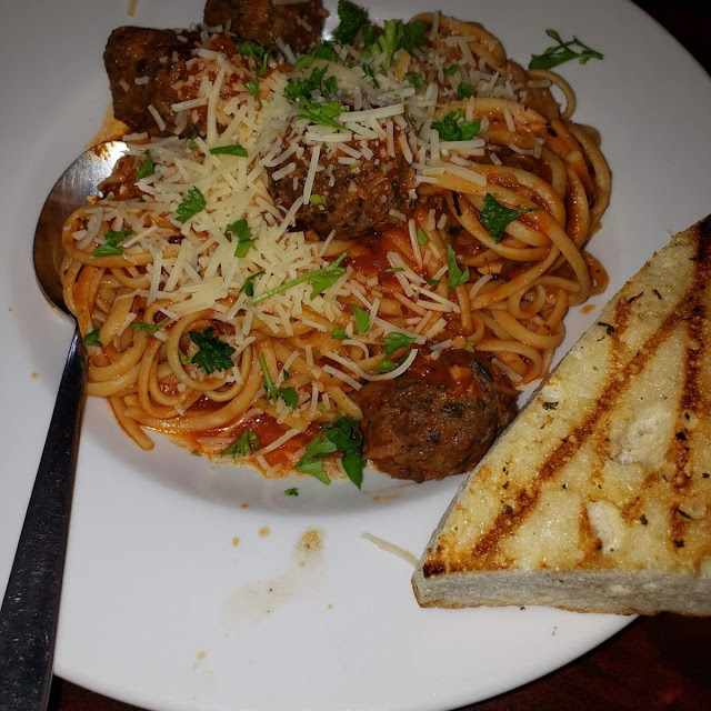 Meatball Linguine with Homemade Meatballs Fresh Garlic in Roma Tomatoes Sauce