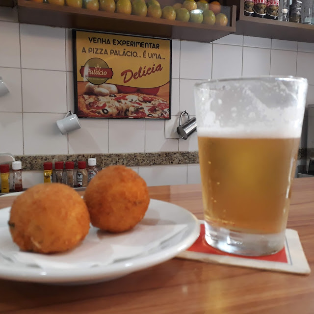 Chopp E Bolinho de Bacalhau