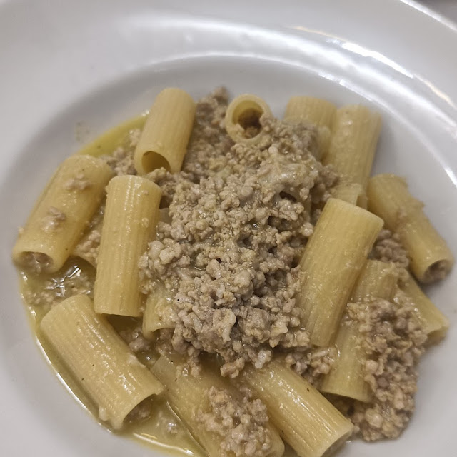 Rigatoni Al Ragù Bianco