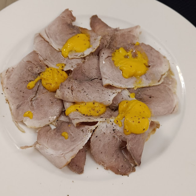 Carpaccio Di Maialino Con Maionese Di Carote E Zenzero