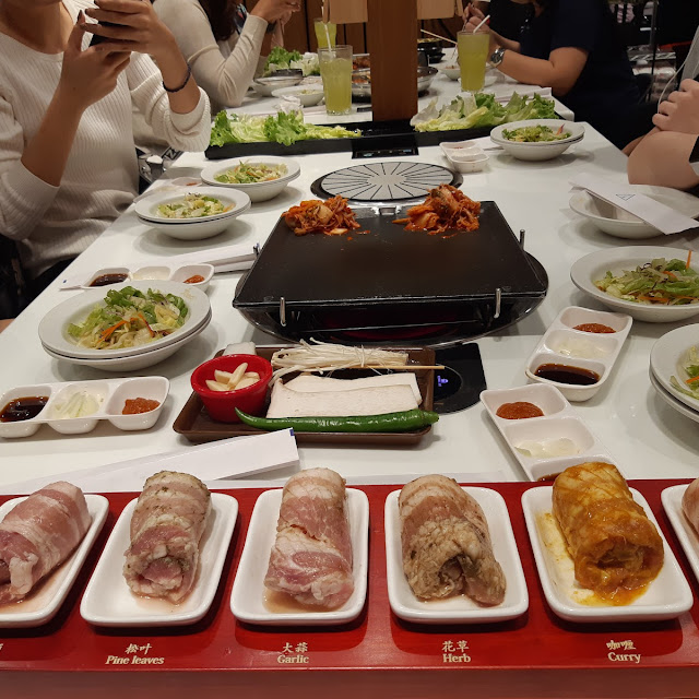 เซ็ตหมู 8 สี