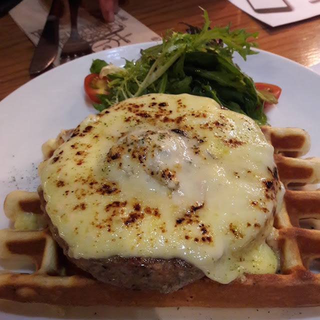 Baked Mozzarella Cheese Burger