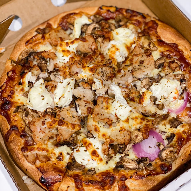 Smokey Chicken Pizza