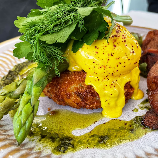 Eggs Benedict