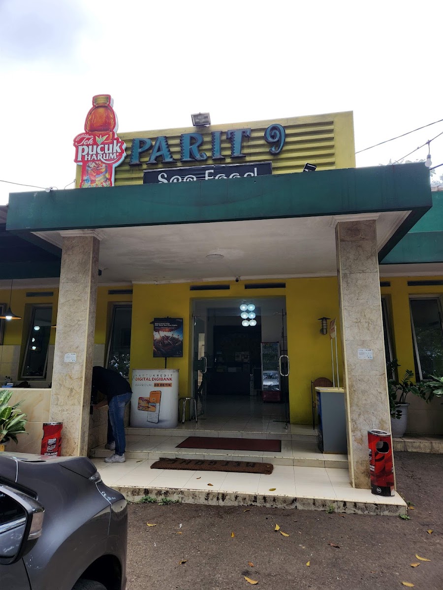 Parit 9 Seafood