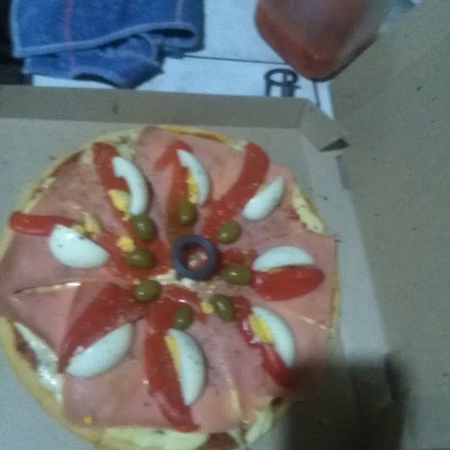 Muzza Con Jamon Morron Y Huevo