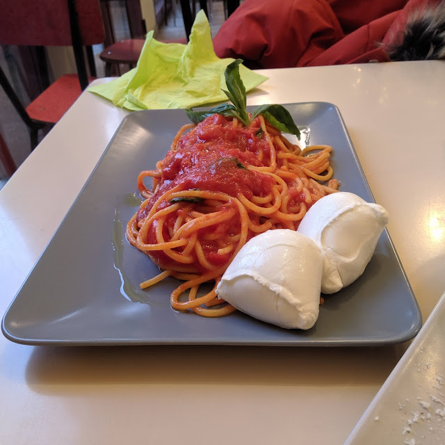 Tagliatelle Pomodoro Basilico Mozzarelline Di Bufala Paestum