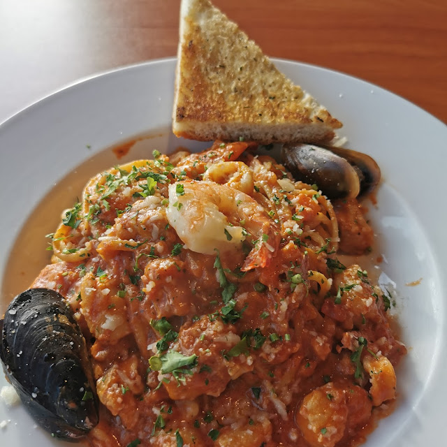 Seafood Linguine