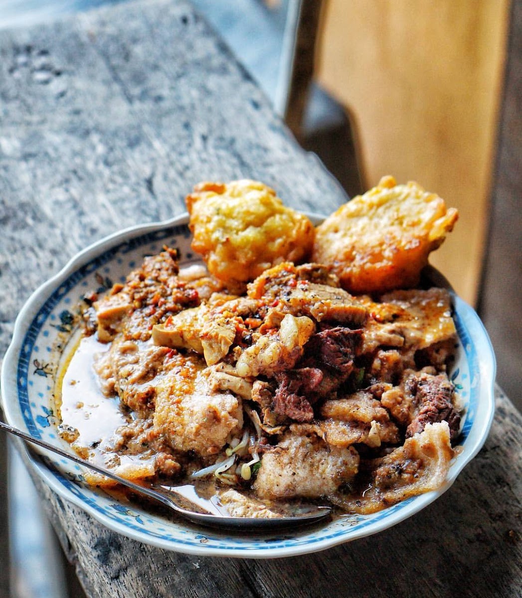 Pecel Mbak Mina Giri