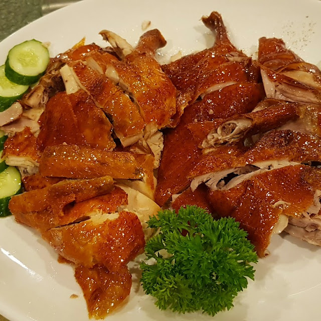 脆皮烧鸡拼烧鸭 Oven Roasted Chicken and Duck