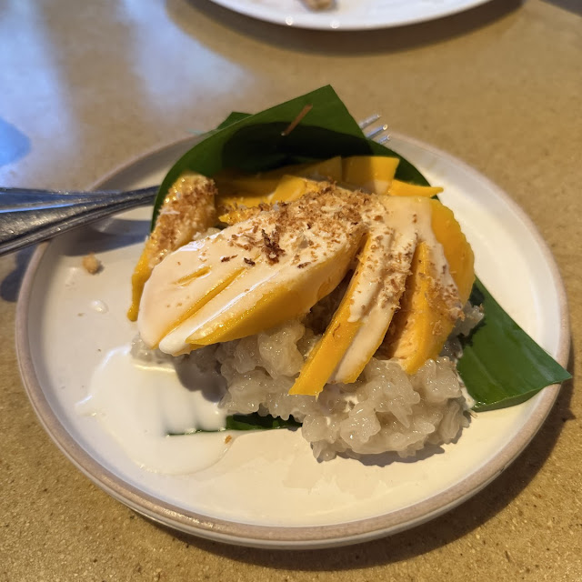 Sticky Rice with Mangoes