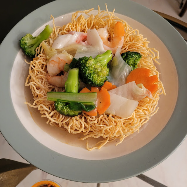 Pan Crispy Egg Noodle Seafood