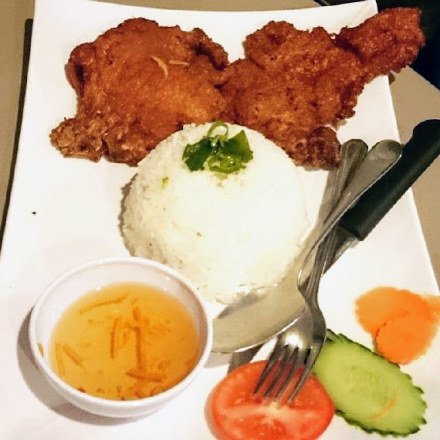 Single Set Meal Hai Nam Chicken Rice Garlic Chicken Wings 4