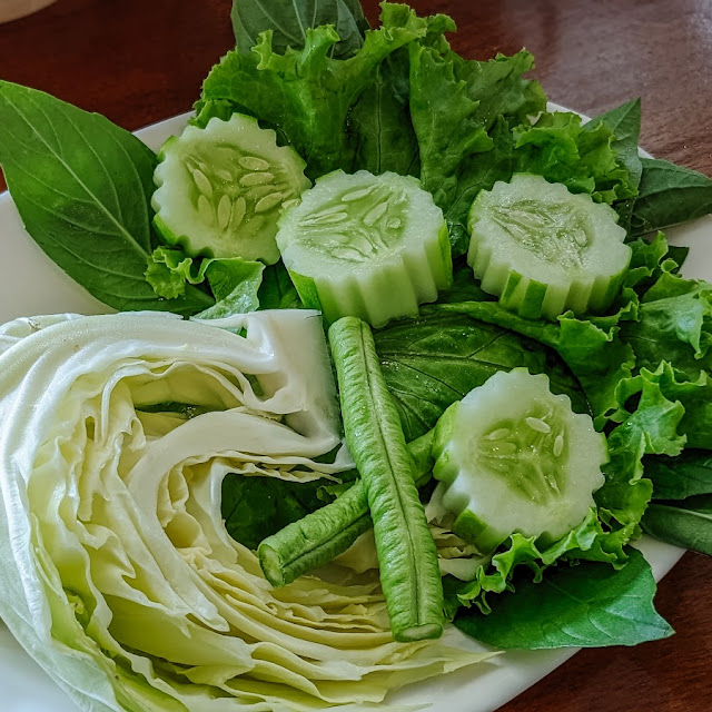 ผักสด ขนมจีน