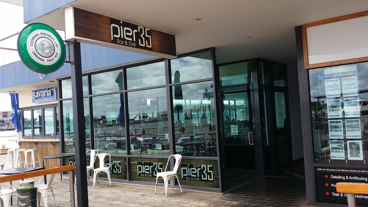 Pier 35 Bar & Grill