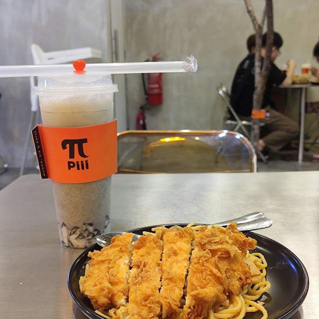 Tomyam Spaghetti Crispy Chicken Cutlet