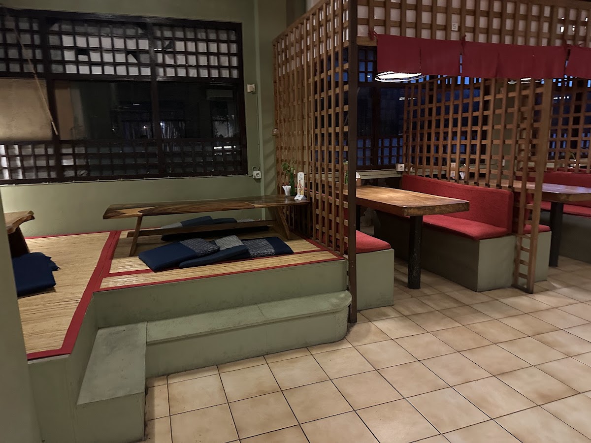 PIKAPIKA JAPANESE RESTAURANT