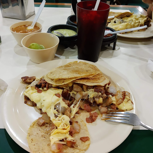 Tacos Super Especiales de Chuleta Con Queso Y Tocino