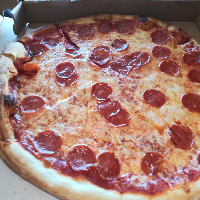 Large Pepperoni Pizza