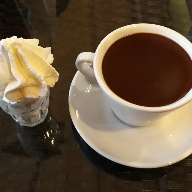 Caffè Con Latte E Panna