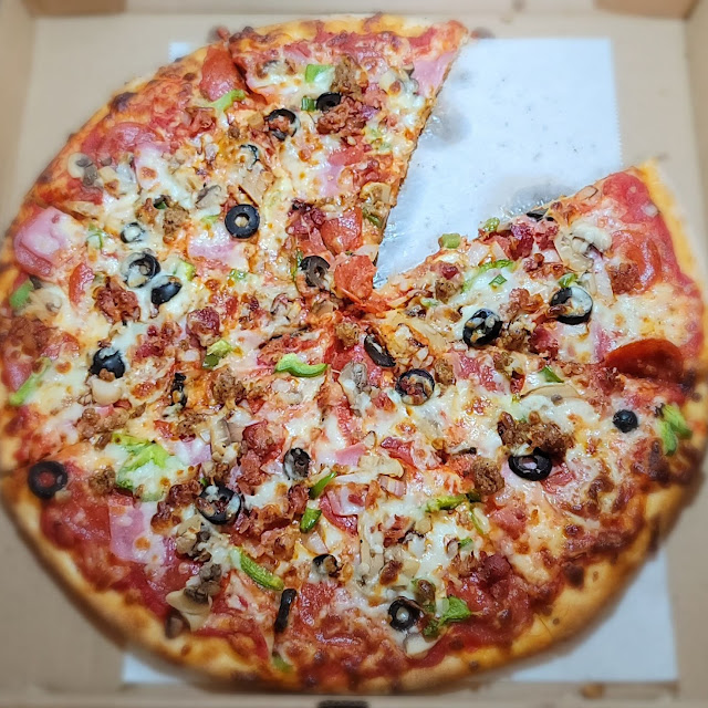 Deluxe Pizza
