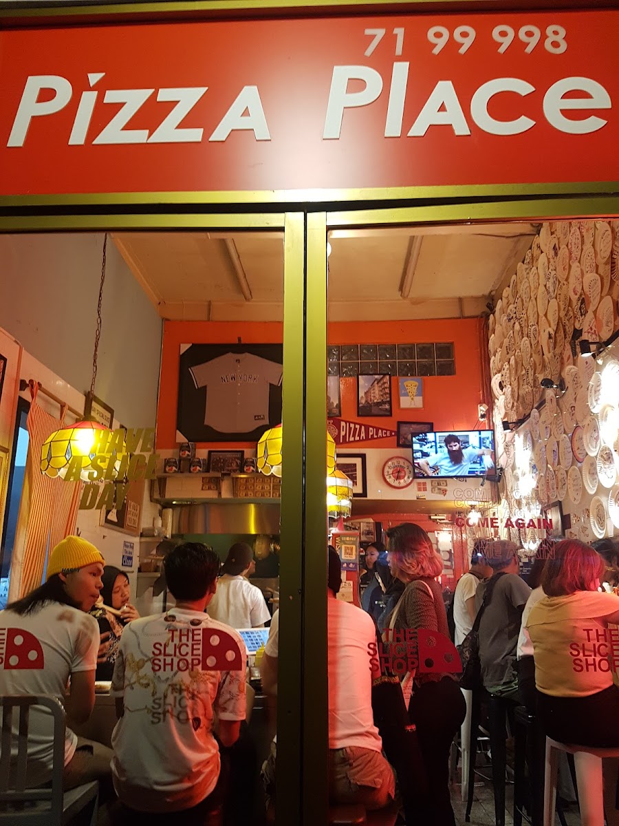 Pizza Place - Como Park, Kemang