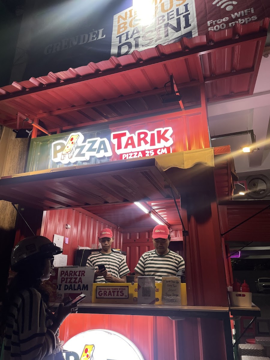 Pizza Tarik - Dukuh Kupang Barat 16