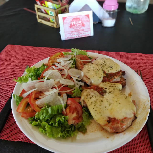 Matambre A la Pizza Casera C Ensalada