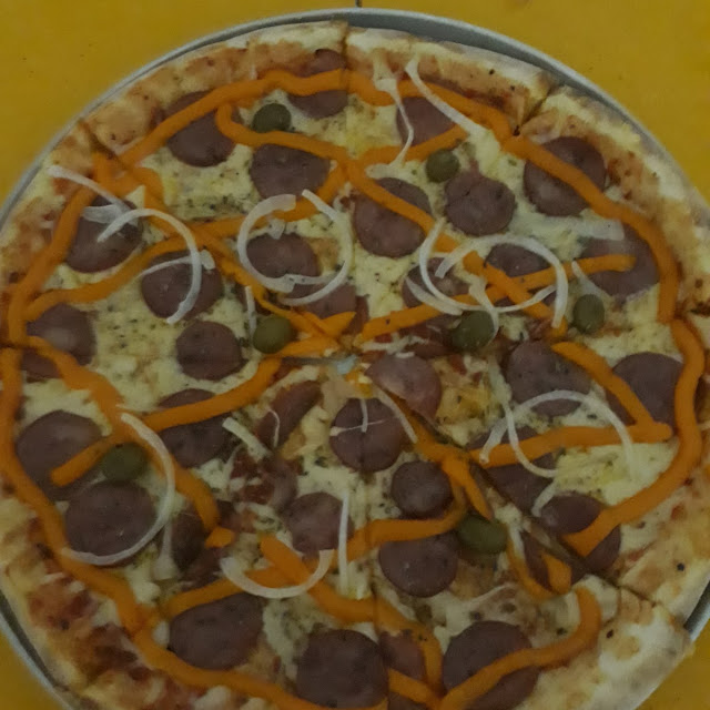 Pizza Calabresa Com Cheddar
