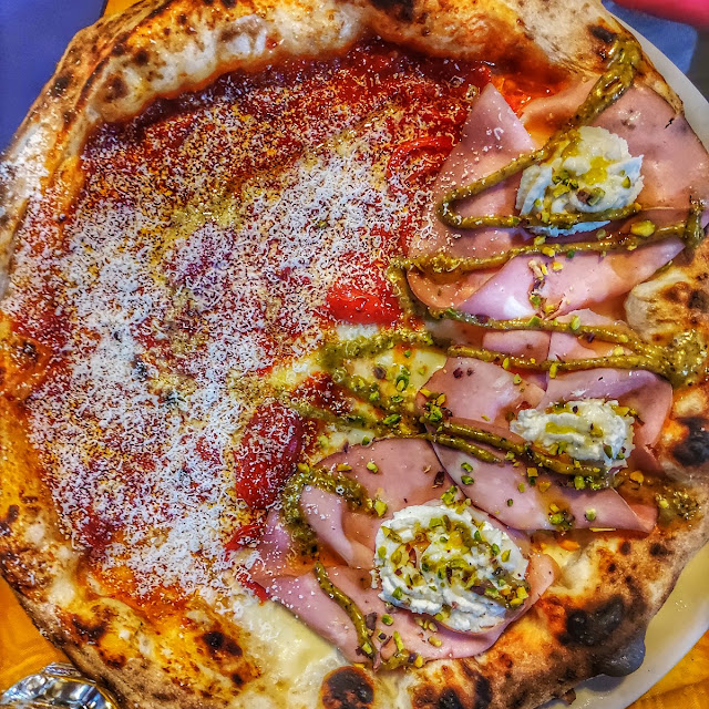 Pizza Metà