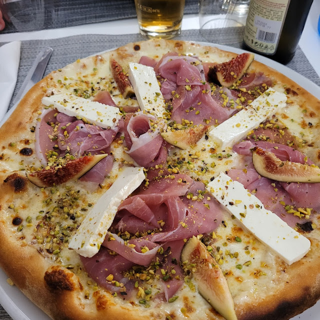 Pizza Ficata