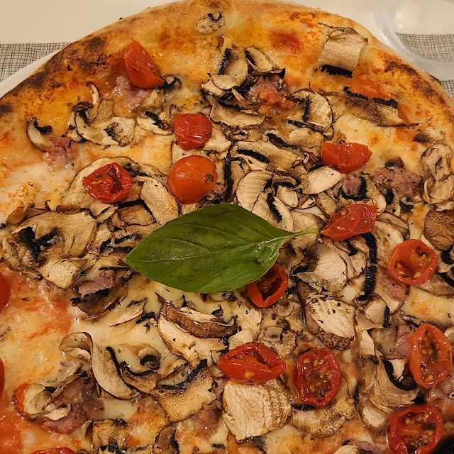 Pizza Casereccia Con Pomodorini Confit