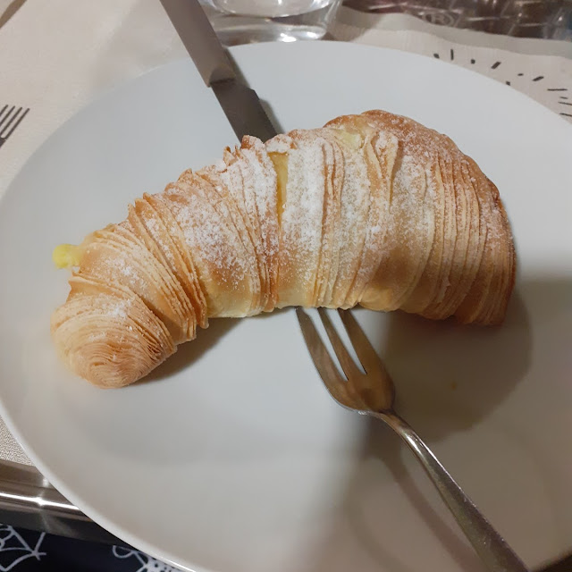 Coda Di Aragosta Con Crema Pasticcera