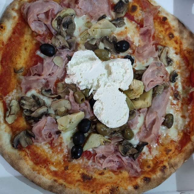 Capricciosa Con Burrata Pugliese