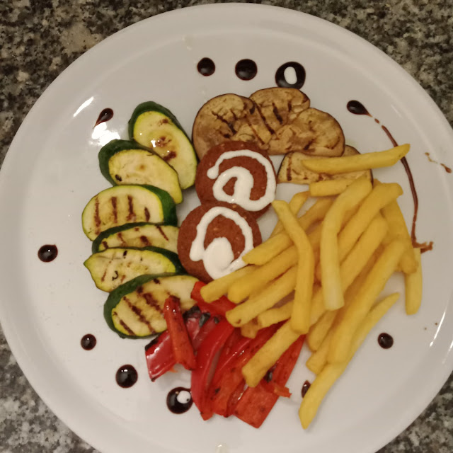 Piatto Vegetariano Con Falafel